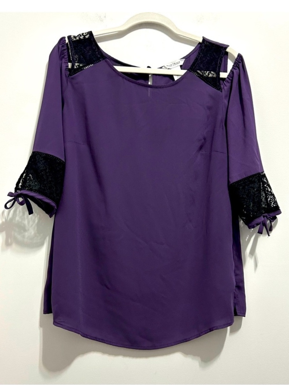 White House Black Market Women’s Purple Cut-Out Short Lace Sleeve Blouse